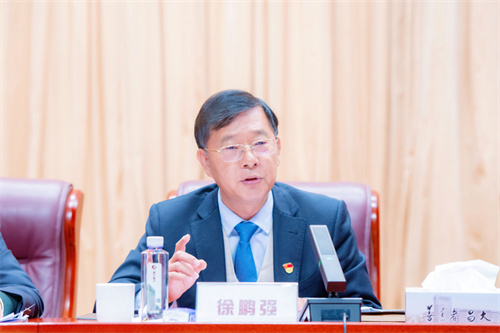 集團九屆二次職工代表大會暨2024年度總結(jié)表彰大會召開